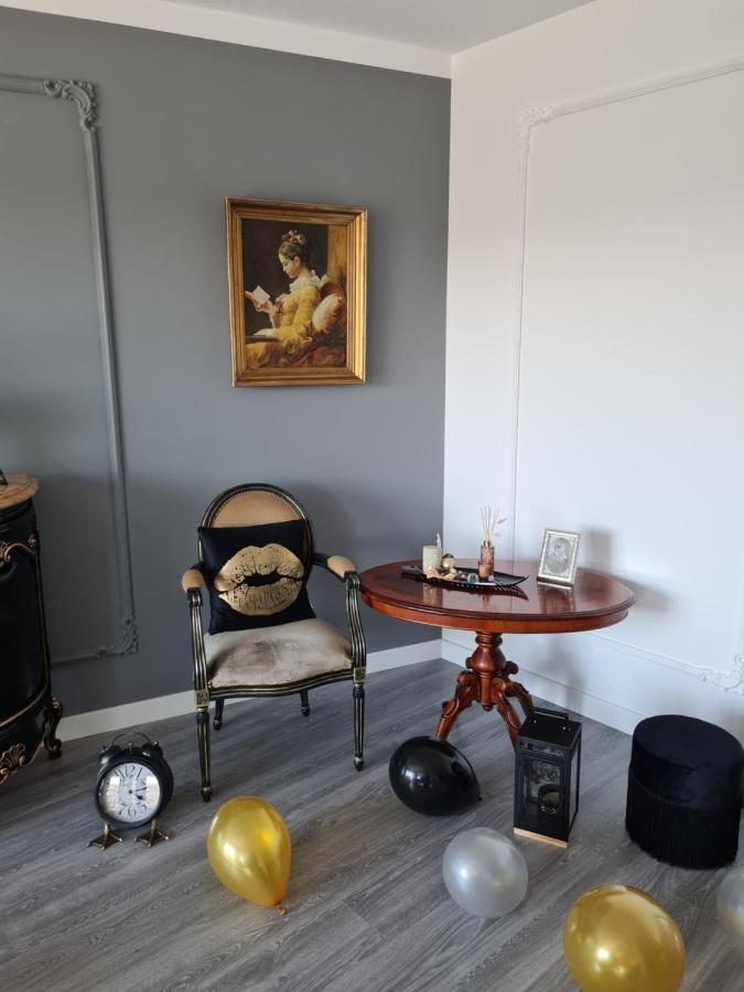 Parisian Apartment Cluj Luaran gambar